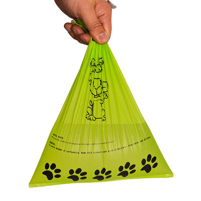 El animal doméstico suministra los bolsos abonablees plásticos biodegradables del impulso del animal doméstico de los productos de limpieza (20pcs por el rollo)