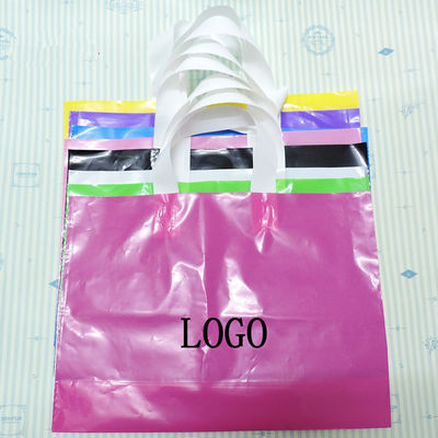 Bolsos de compras plásticos de encargo coloridos, bolsos de ultramarinos reutilizables con las manijas