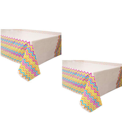 Prenda impermeable disponible superior 108&quot; x 54&quot; cubierta de tabla plástica del diseño PE del arco iris del mantel de la cena